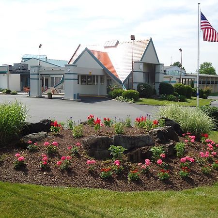 Budget Host Inn & Suites Fertility Exterior foto