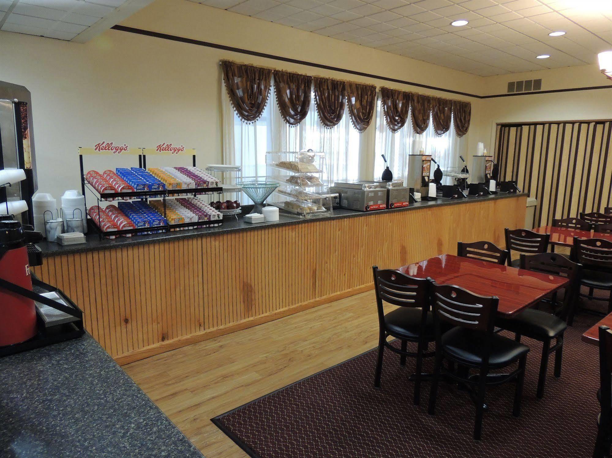 Budget Host Inn & Suites Fertility Exterior foto